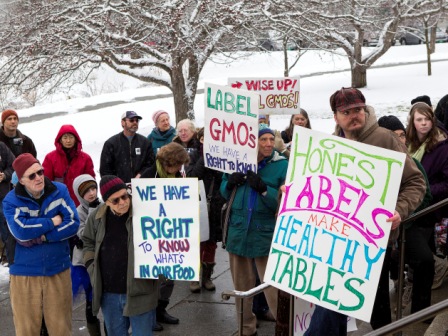 VPIRG hosted a GMO Labeling Campaign event at the Vermont State House Thursday advocating a strong GMO labeling bill be passed through the state Senate in the 2014 legislative session.